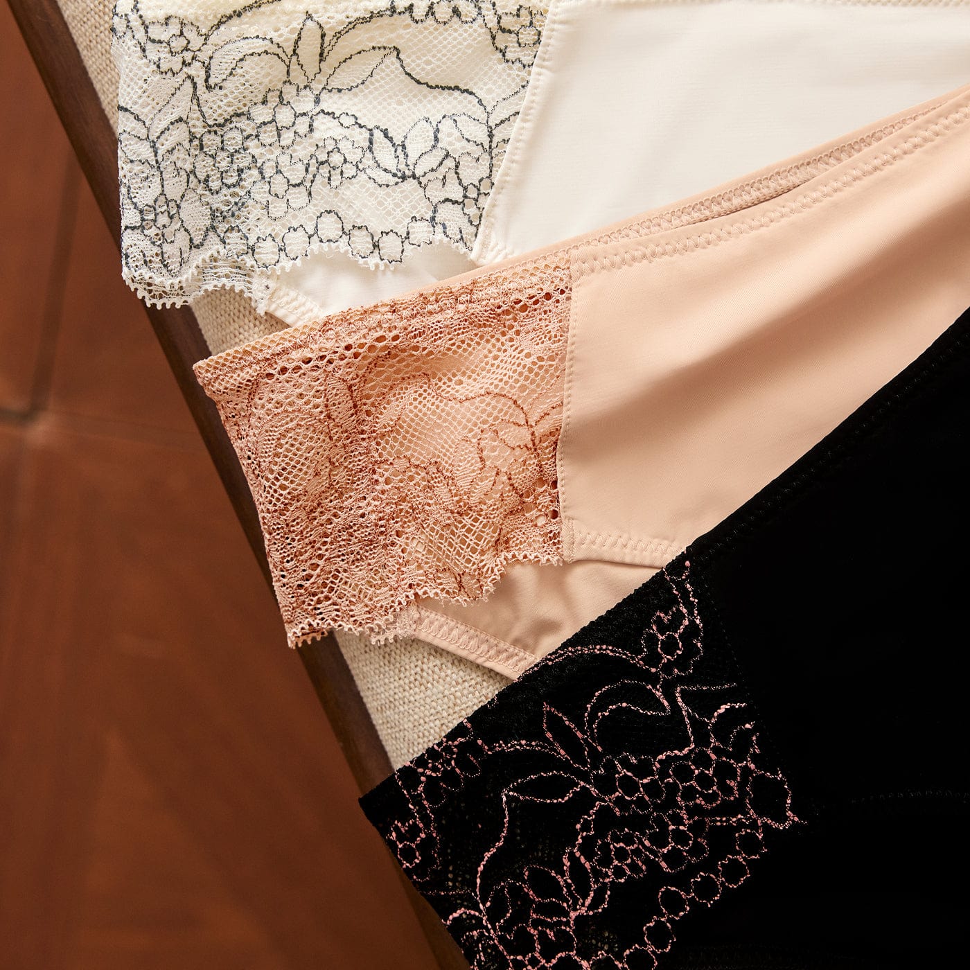 Smooth Lace Bikini Buff Two-Tone - Image 4